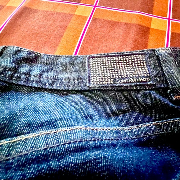 Summer Special Calvin Klein Straight Leg Slimming Denim Jeans in Size 28 - Picture 5 of 16